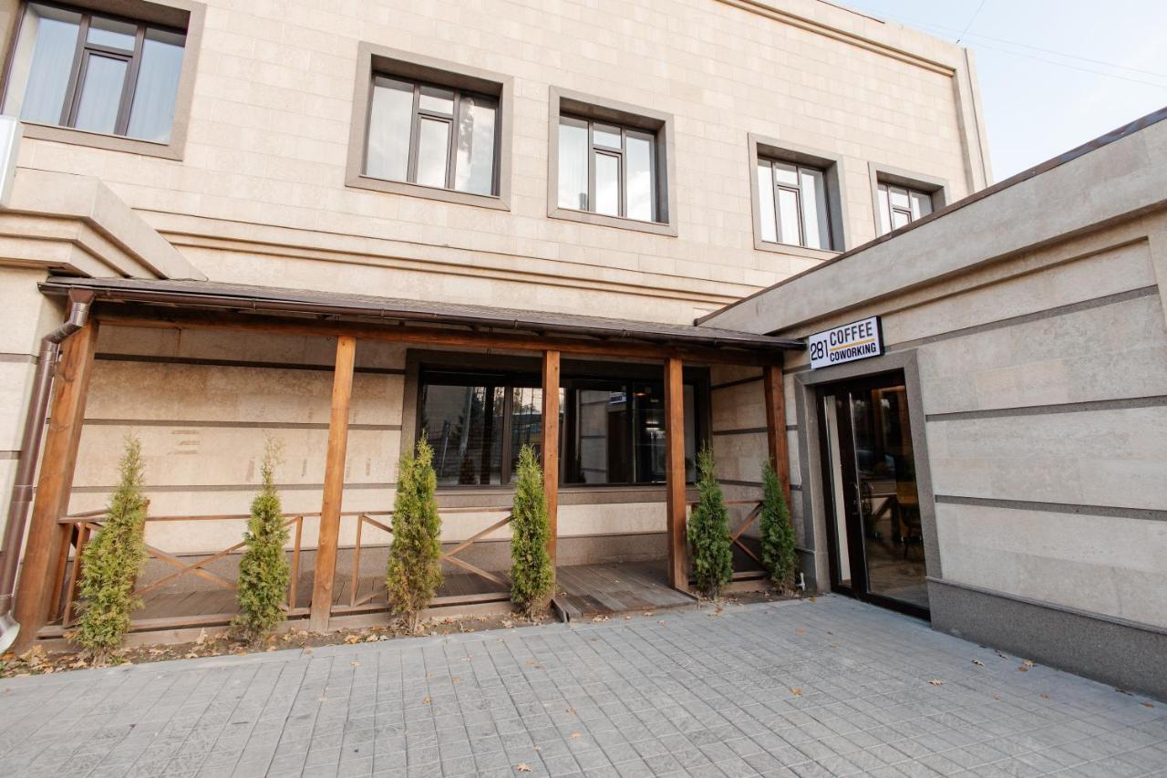 281 Hostel Bishkek Esterno foto